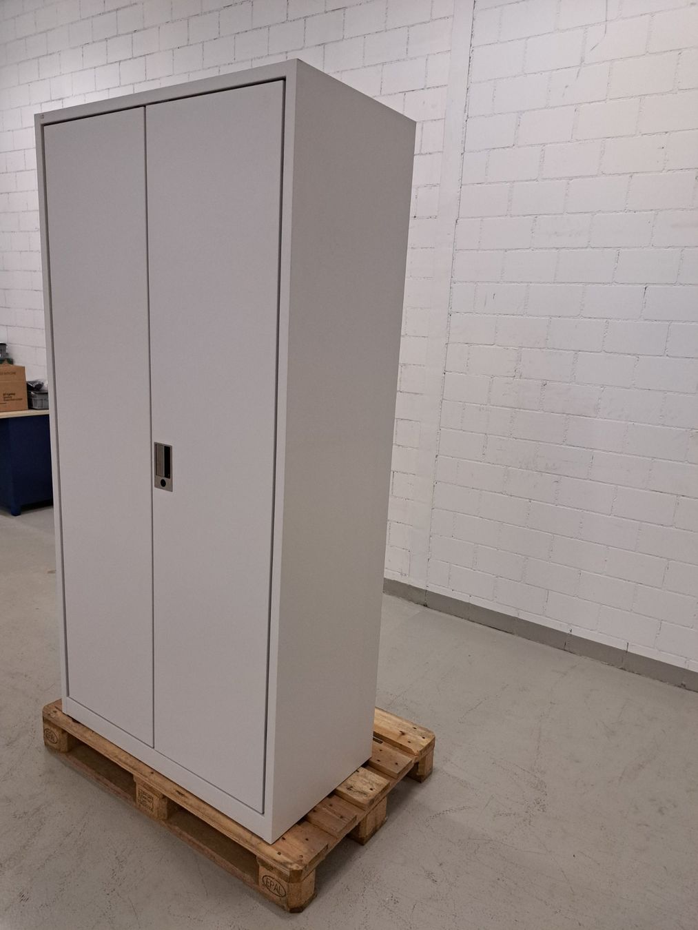 Lista Schränke: Kleiderschrank Lista Farbe grau – Gebraucht aus Embrach von lichttechnik 4