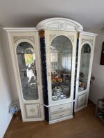 Elegante Vitrine / Wohnzimmerschrank mit Glas & Beleuchtung