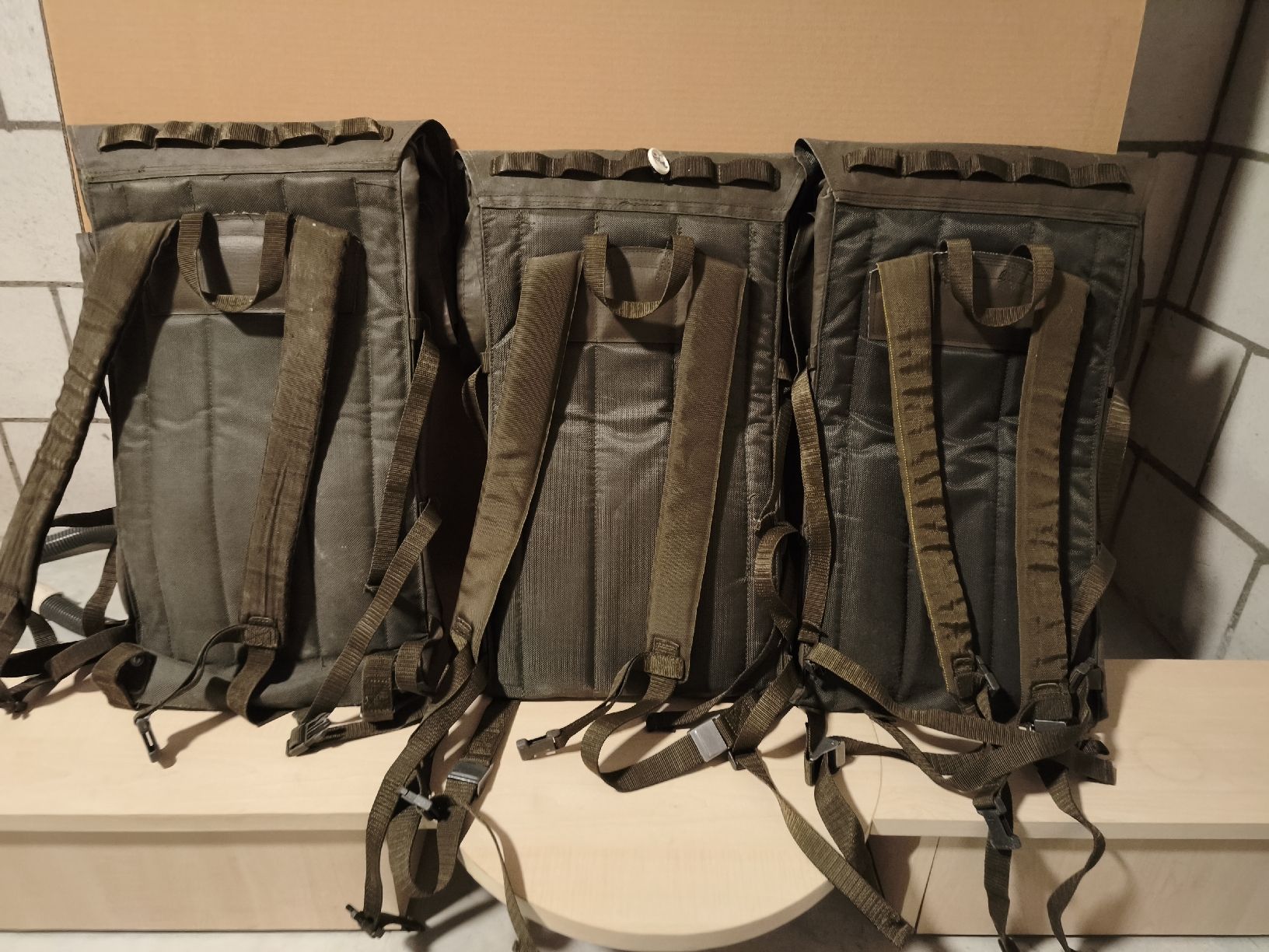 Schweizer Armee Zaini: 3x Schweizer Militärrucksack, Kampfrucksack mit Mängel! – Usato da schongau venduto da schrauber17