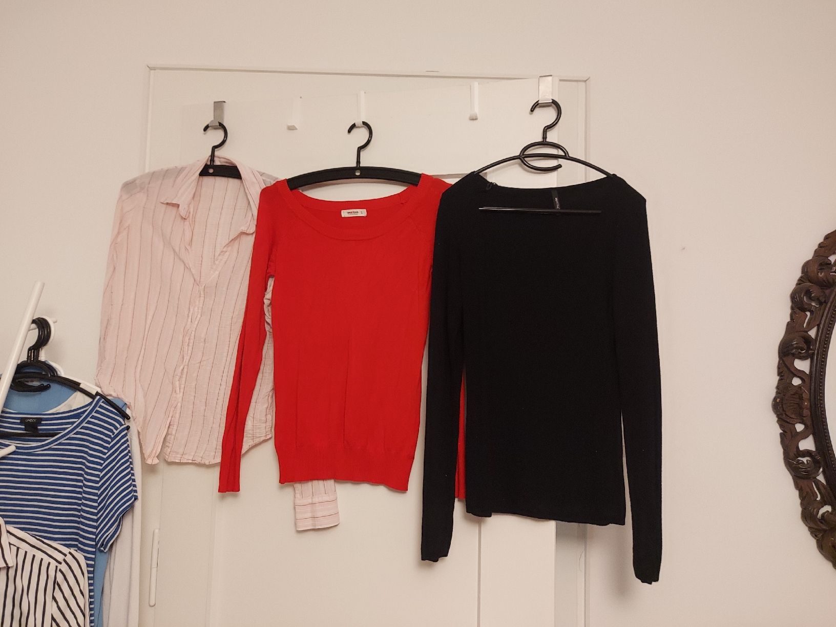 Lots de vêtements: 9 Oberteile  – D'occasion à Biel/Bienne par mas_fx95 1