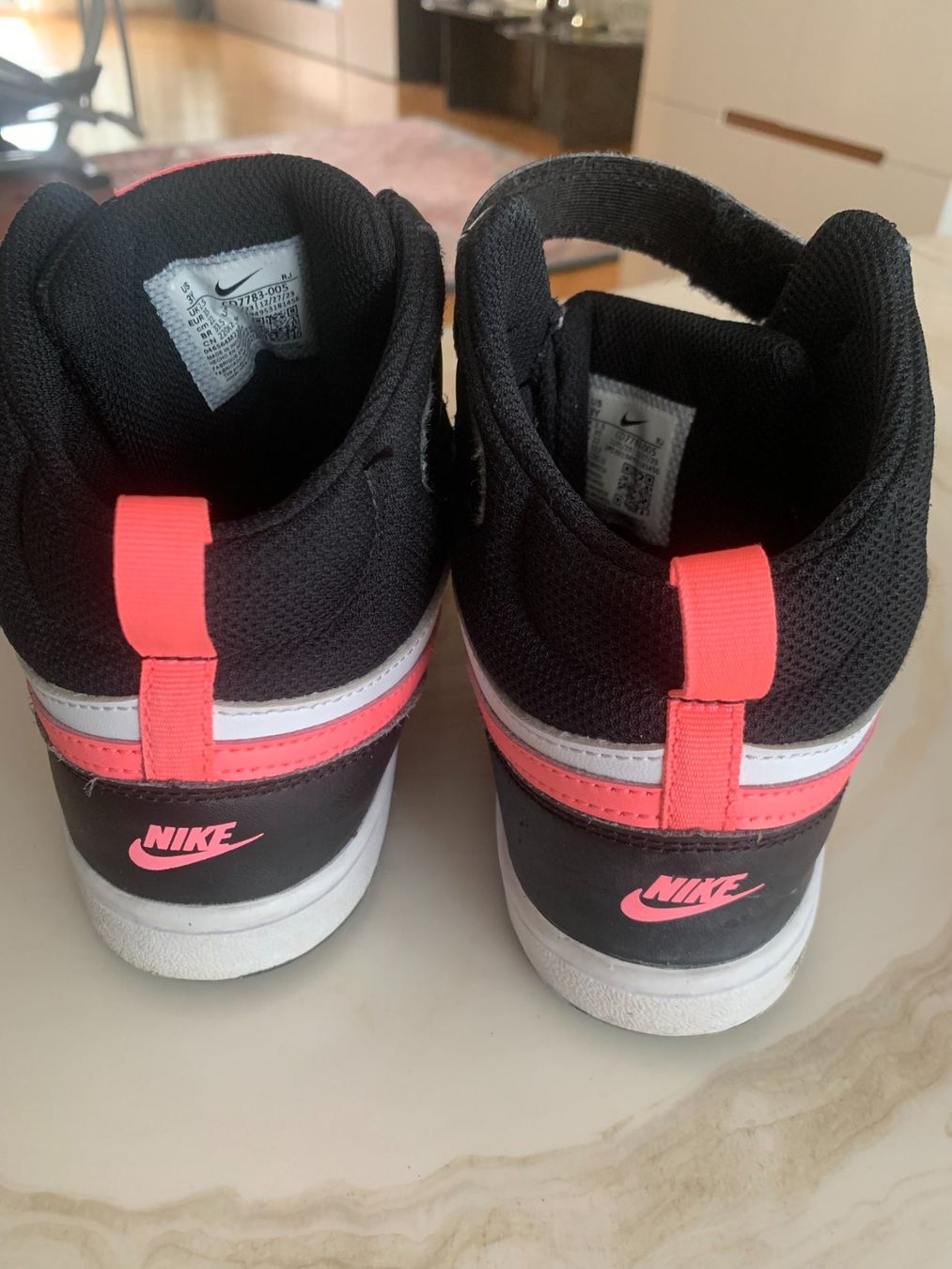 Dosenbach Scarpe per ragazze: Turnschuhe Nike Gr. 35 – Usato da Wallisellen venduto da Francescof 2