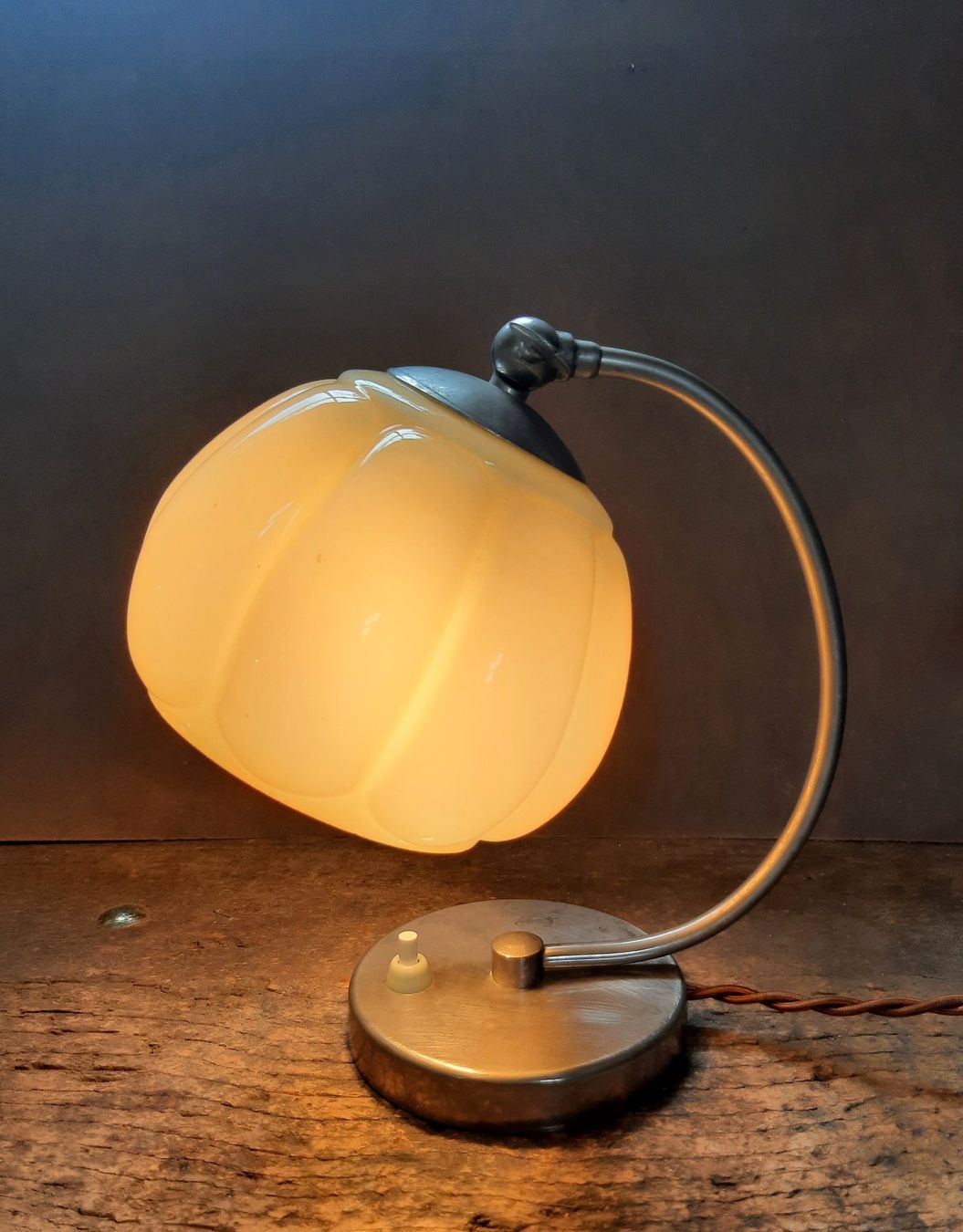 Lampen: Antike Art Deco Nachttischlampe – Gebraucht aus Arbon von torso444