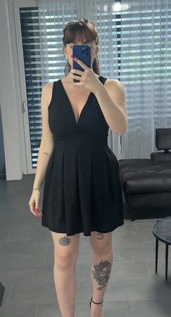 Damen Kleid schwarz kurz Grösse S