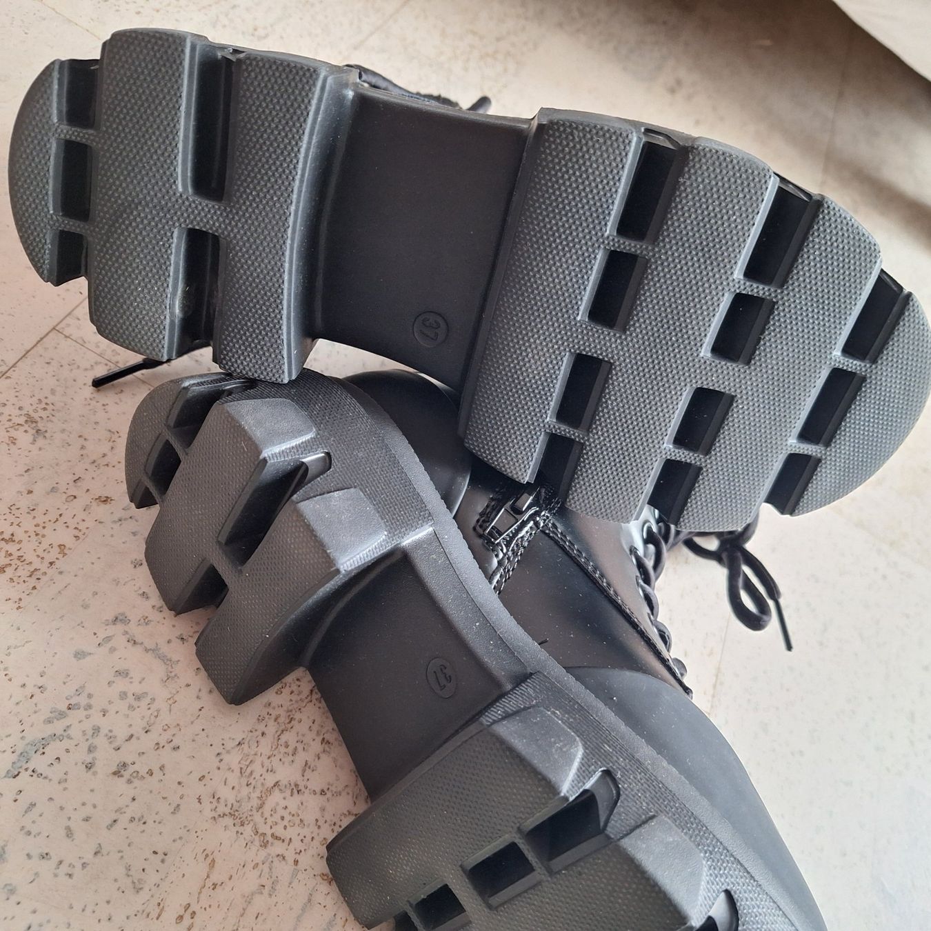 Scarpe da donna: Schwarze Boots Gr. 37 - Neu von Catwalk – Nuovo (secondo la descrizione) da Hettenschwil venduto da Schneuggi2 9