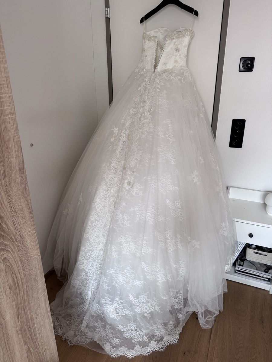 Robes: Brautkleid im Ball-Style – D'occasion à Lachen SZ par ThisMyJam 3