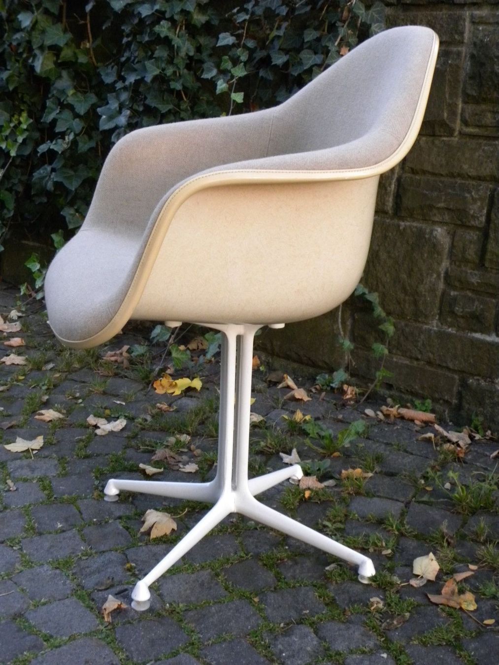 Vitra Poltrone: EAMES VITRA ARMCHAIR – Usato da Küsnacht ZH venduto da walterzingo 1