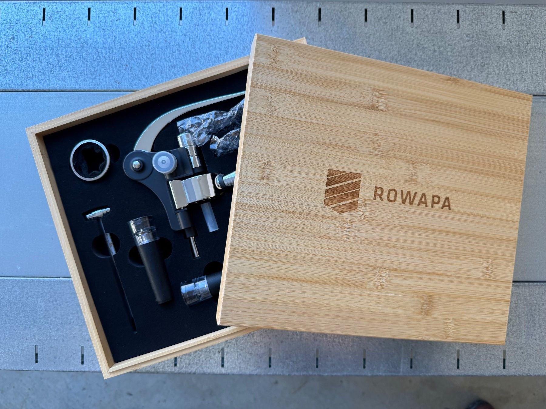 Apribottiglie & Tappi per chiusura: Malbick 9-teiliges Weinset_Coffret à vin 9 pièces – Nuovo e nell'imballaggio originale da Gipf-Oberfrick venduto da SecondHandMisc 1