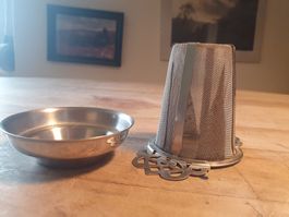 Teesieb mit Untersetzer