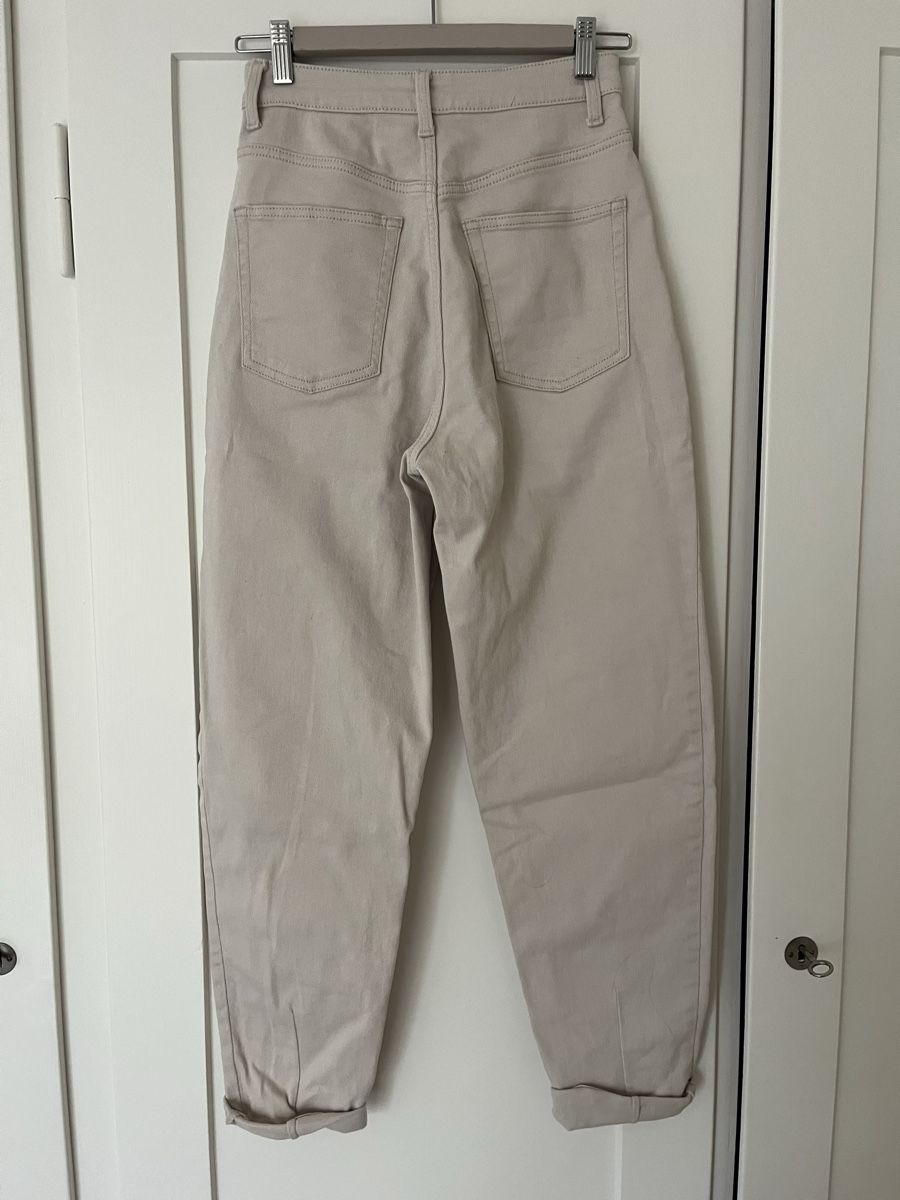 H&M Jeans: Beige Mom-Jeans – Usato da Zürich venduto da ale_t 1