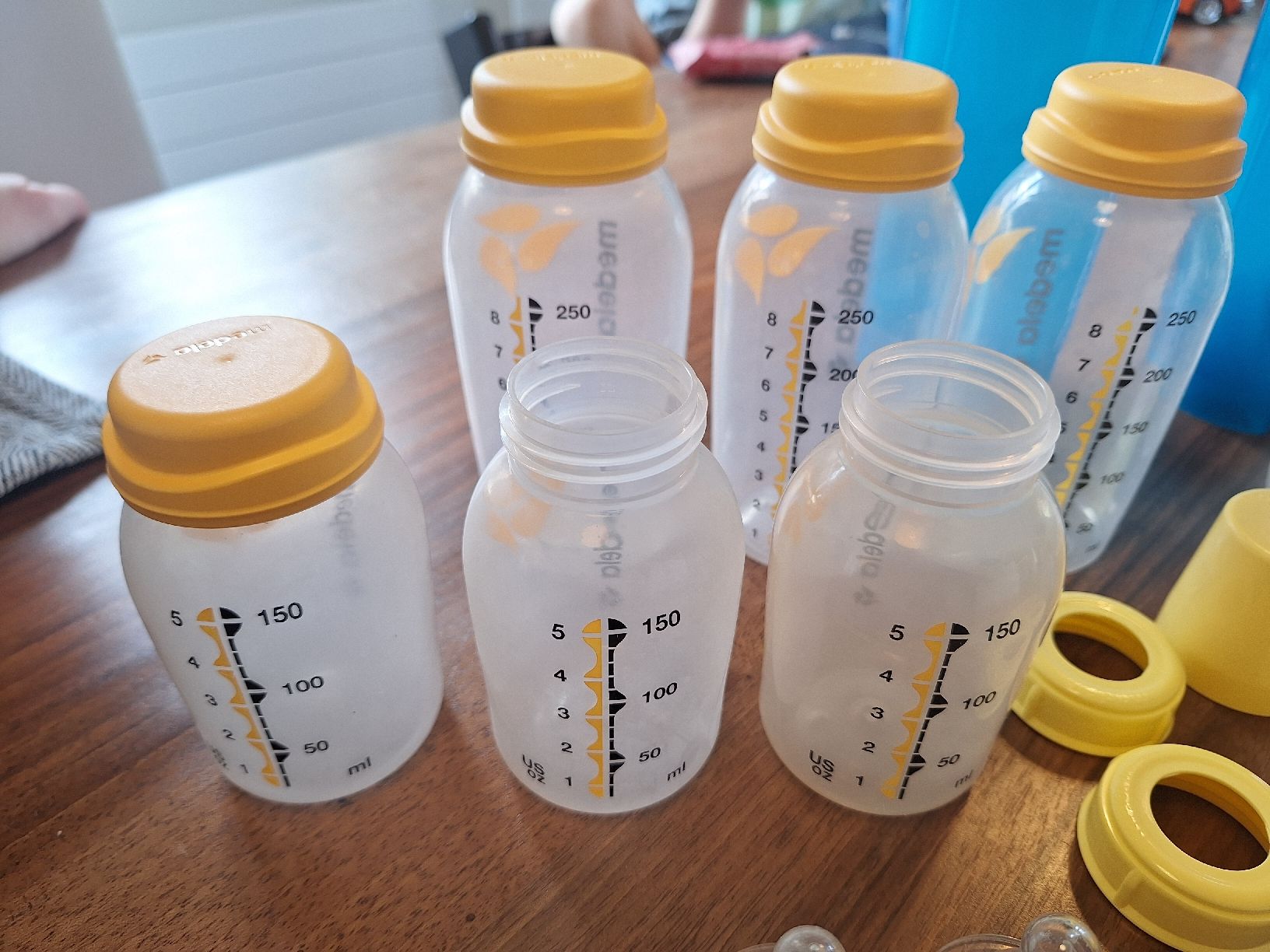 Medela Baby-Mahlzeiten: Schoppen Starterset - all you need!  – Gebraucht aus Suhr von singultus 1