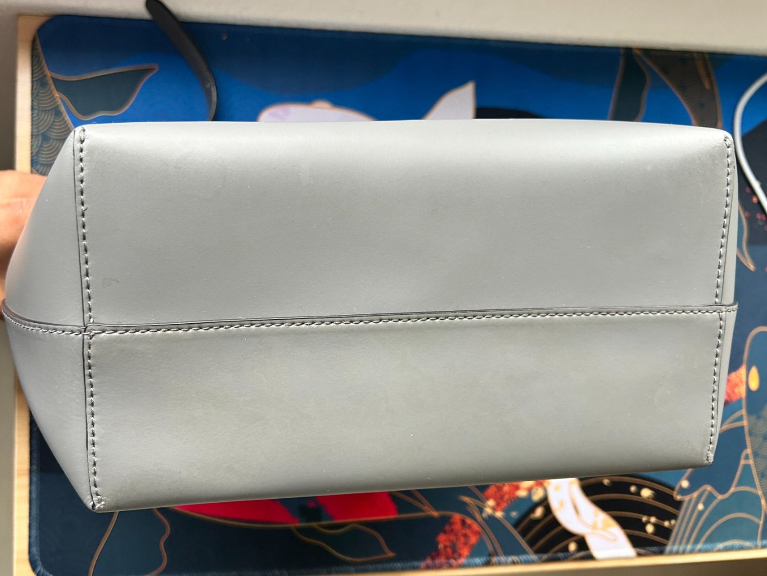 Borse da donna: Coccinelle Bucket Bag Gray – Usato da Schlieren venduto da dev_fg59 5