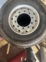 Jantes alu + Pneus Michelin poids-lourd / 385/65/22.5