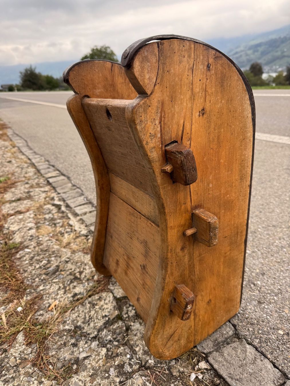 Slitta: Antiker Holzschlitten Sitz – Usato da Sachseln venduto da BONATI01 1