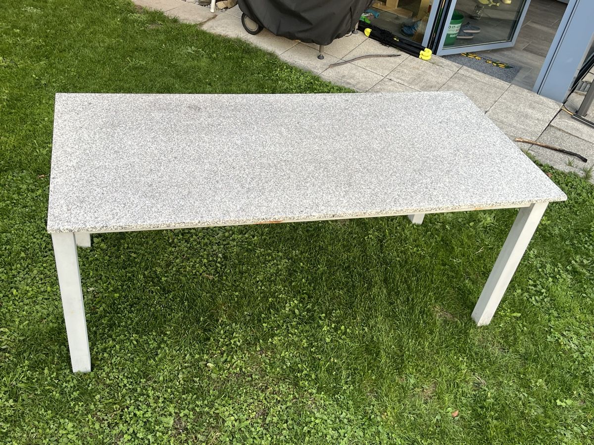 Tische: Gartentisch Steintisch Granit  – Gebraucht aus Eschen von Rev 1