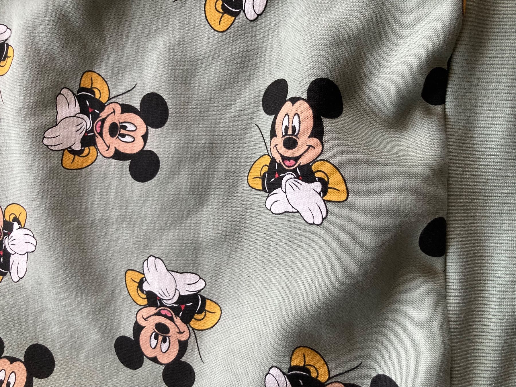 Pullover & Sweatshirts: Mickey Mouse Pullover – Neu (gemäss Beschreibung) aus Bülach von Stellina72 2