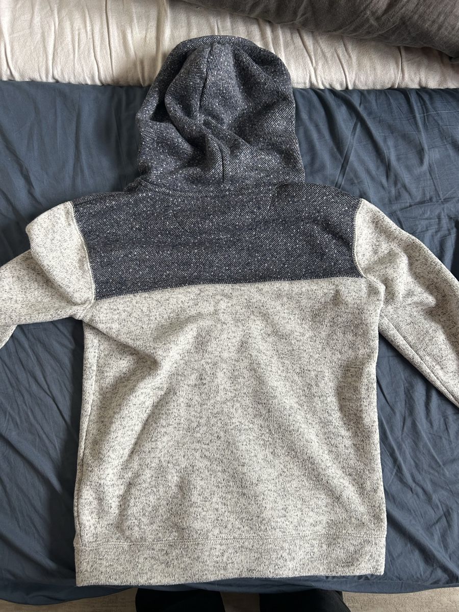 Giacche: Sweat à capuche Quiksilver gris taille 14 ans – Usato da Cugy VD venduto da pit_aless 3