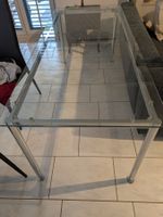 Moderner Esstisch mit Glasplatte Metallrahmen gebraucht
