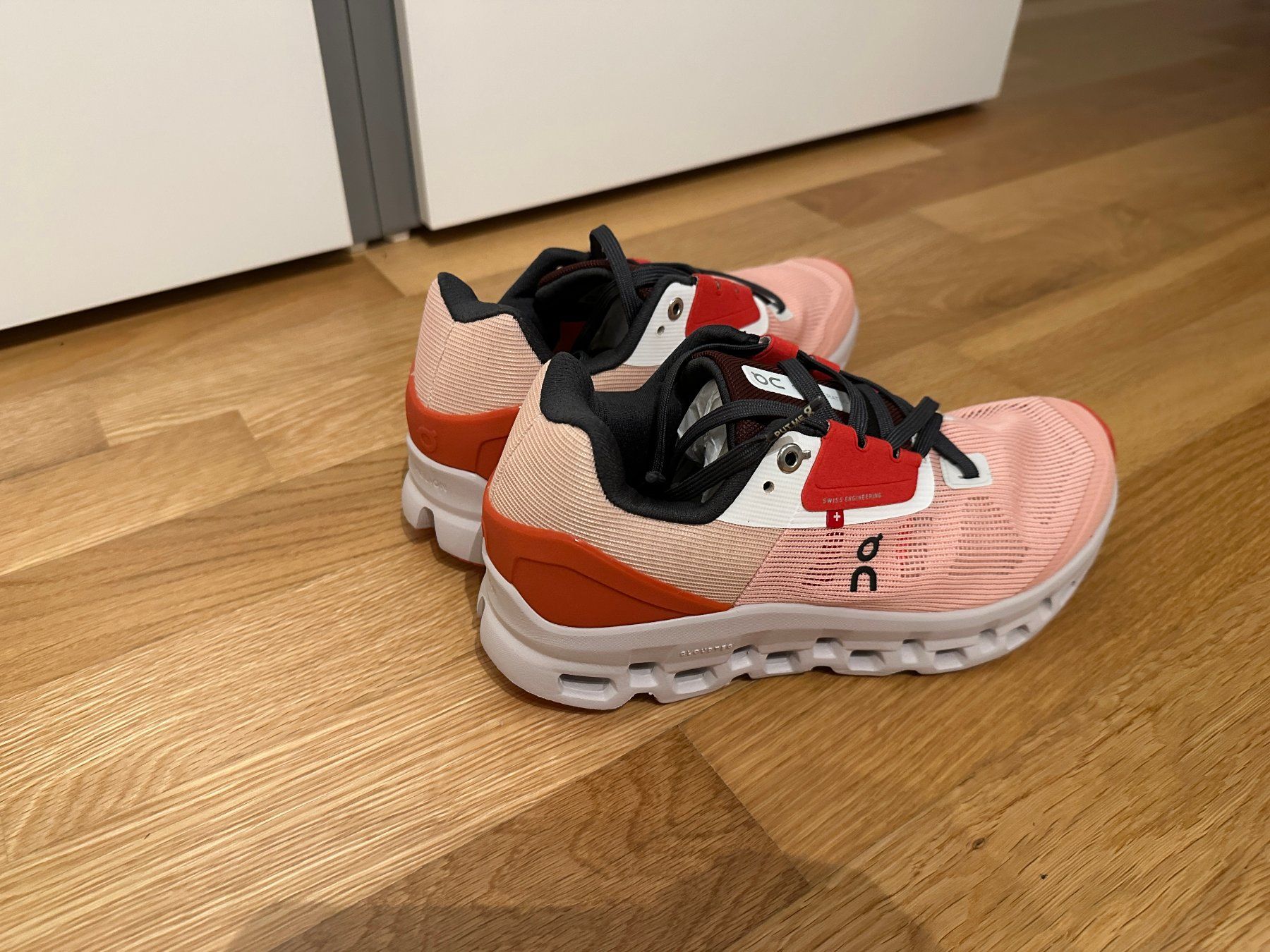 On Scarpe da uomo: On Cloud Schuhe Grösse 39 – Nuovo (secondo la descrizione) da Alpnach-Dorf venduto da Skai0 1