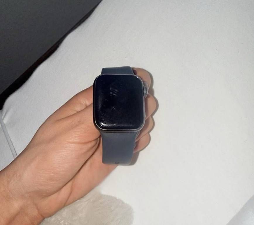 Smartwatch: Apple Watch SE – D'occasion à Möhlin par arjanamitela