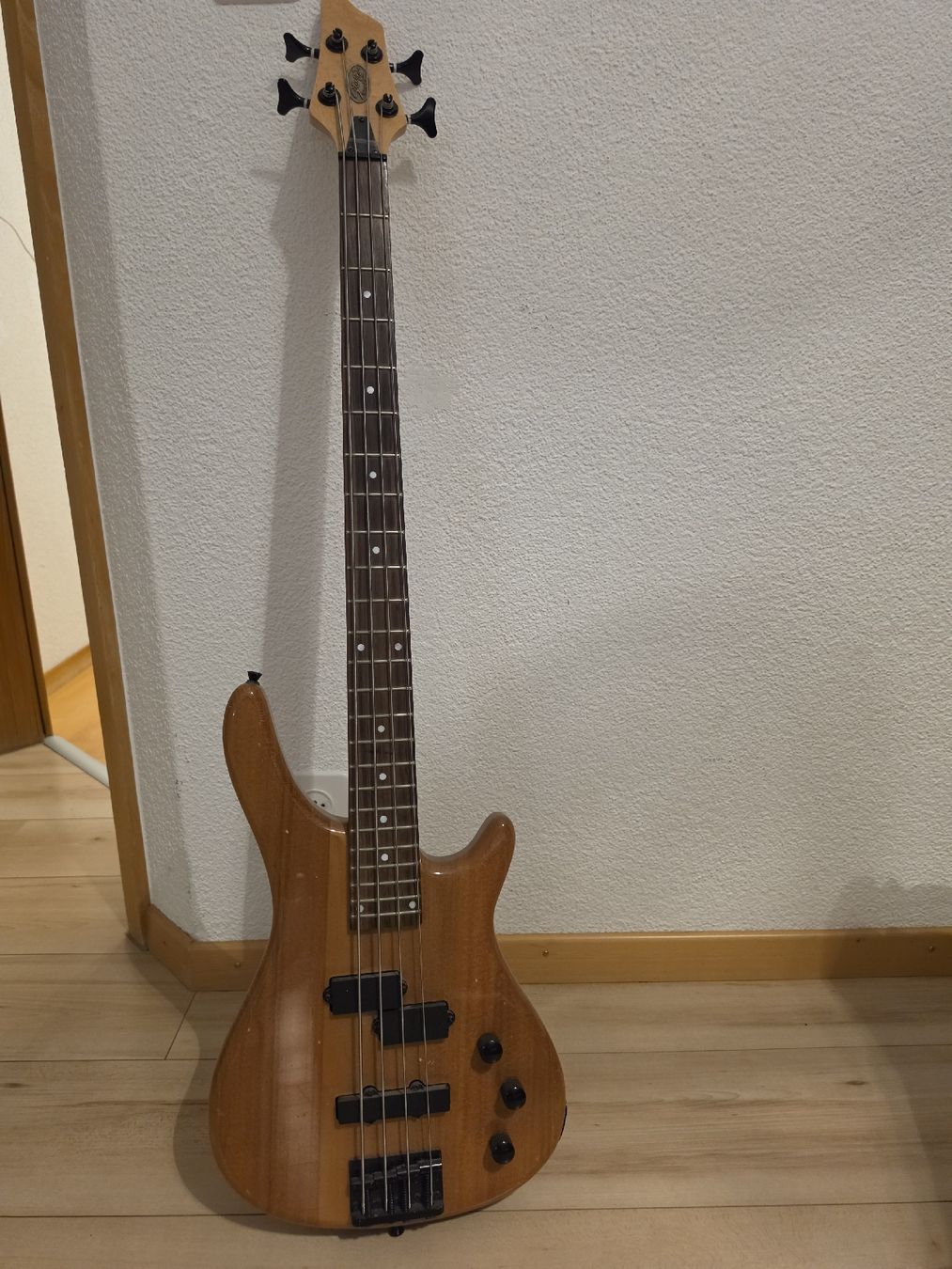 Strumenti musicali: Bass Gitarre Stagg – Usato da Schuepfheim venduto da Guttime