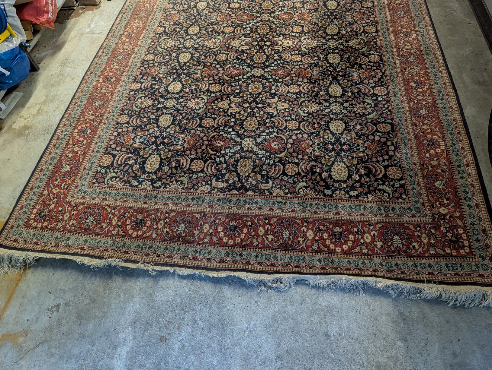 Tappeti: Orientalischer Teppich mit Fransen gemustert – Usato da Herisau venduto da CelloR 3