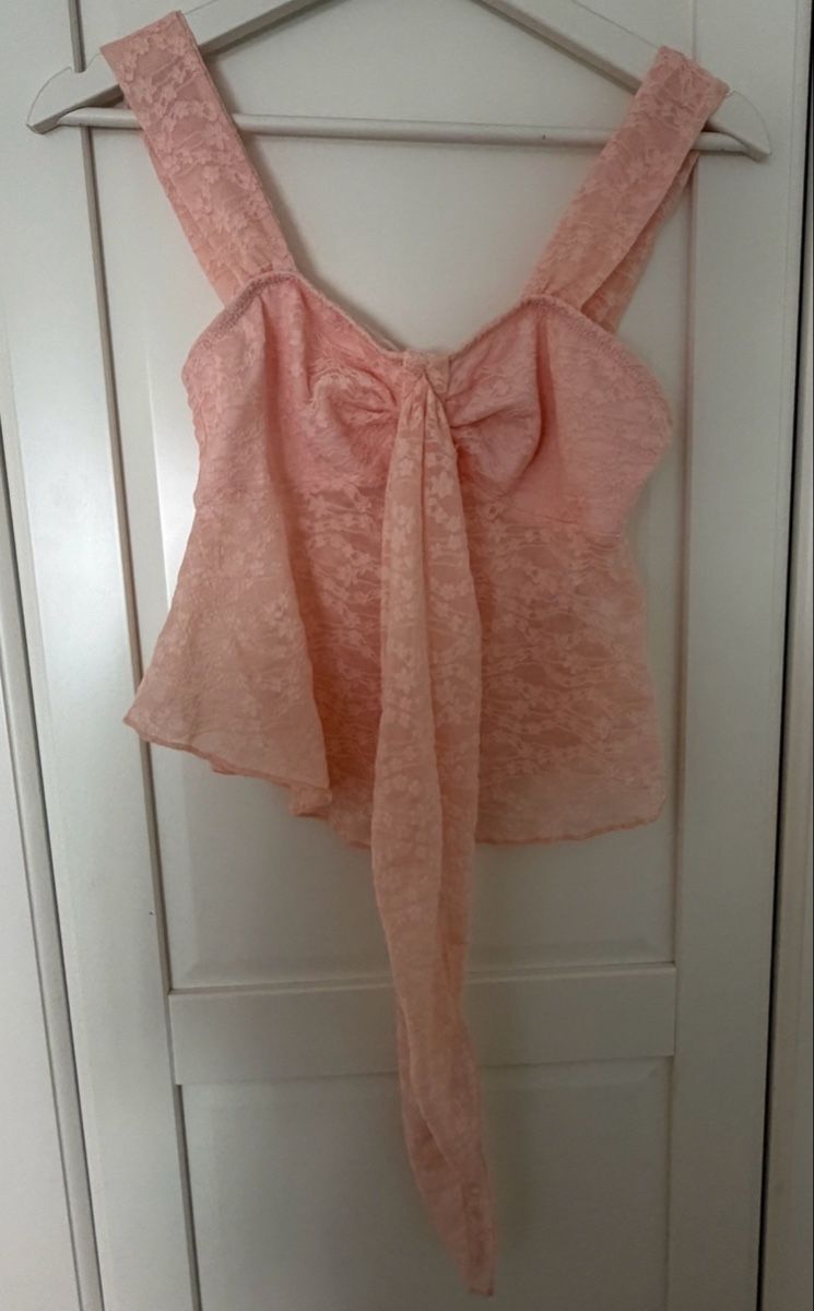 Top: Pink Lace Top with Bow Detail Size S – Nuovo (secondo la descrizione) da Winterthur venduto da LarissaChiara27 1