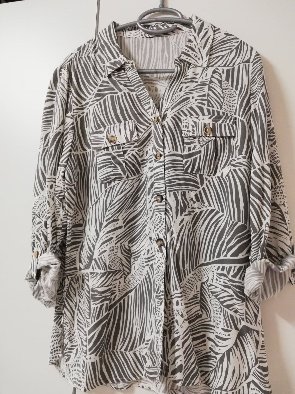 Camicette: Schöne Bluse mit Muster – Usato da Untersiggenthal venduto da Marlen59