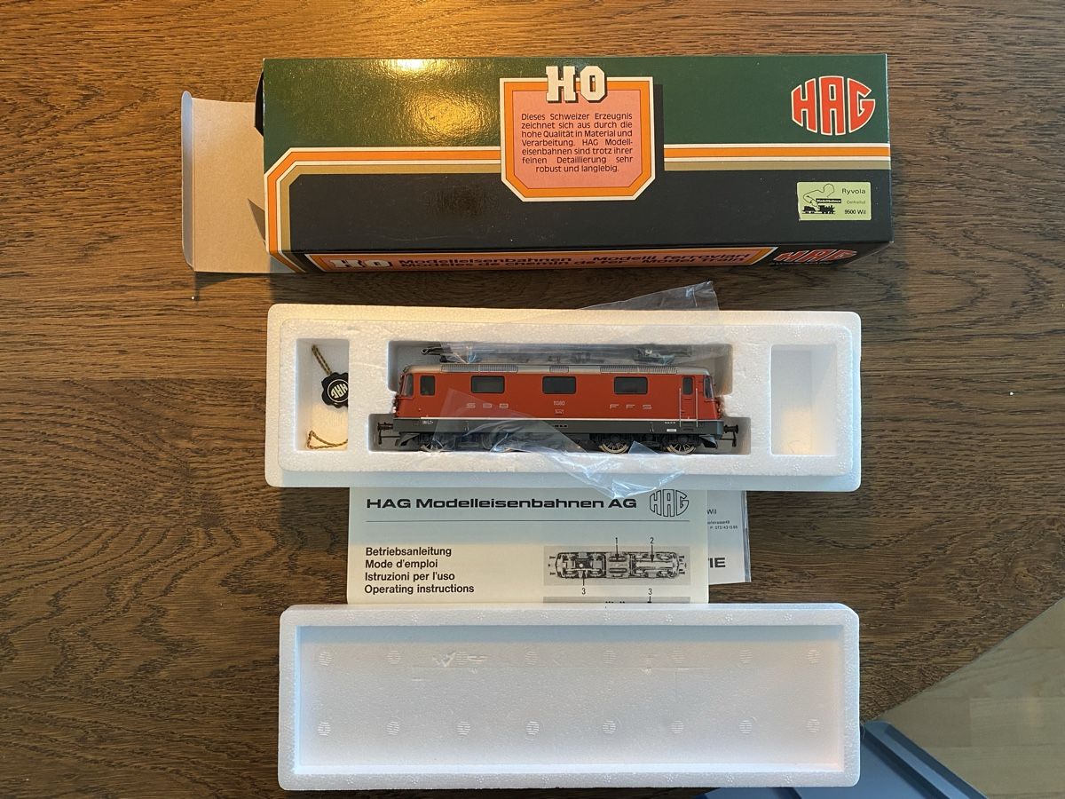 Hag Modellini di ferrovie: HAG 166 Re 4/4II SBB Rot H0 – Usato da Glattpark (Opfikon) venduto da anywaya23 6