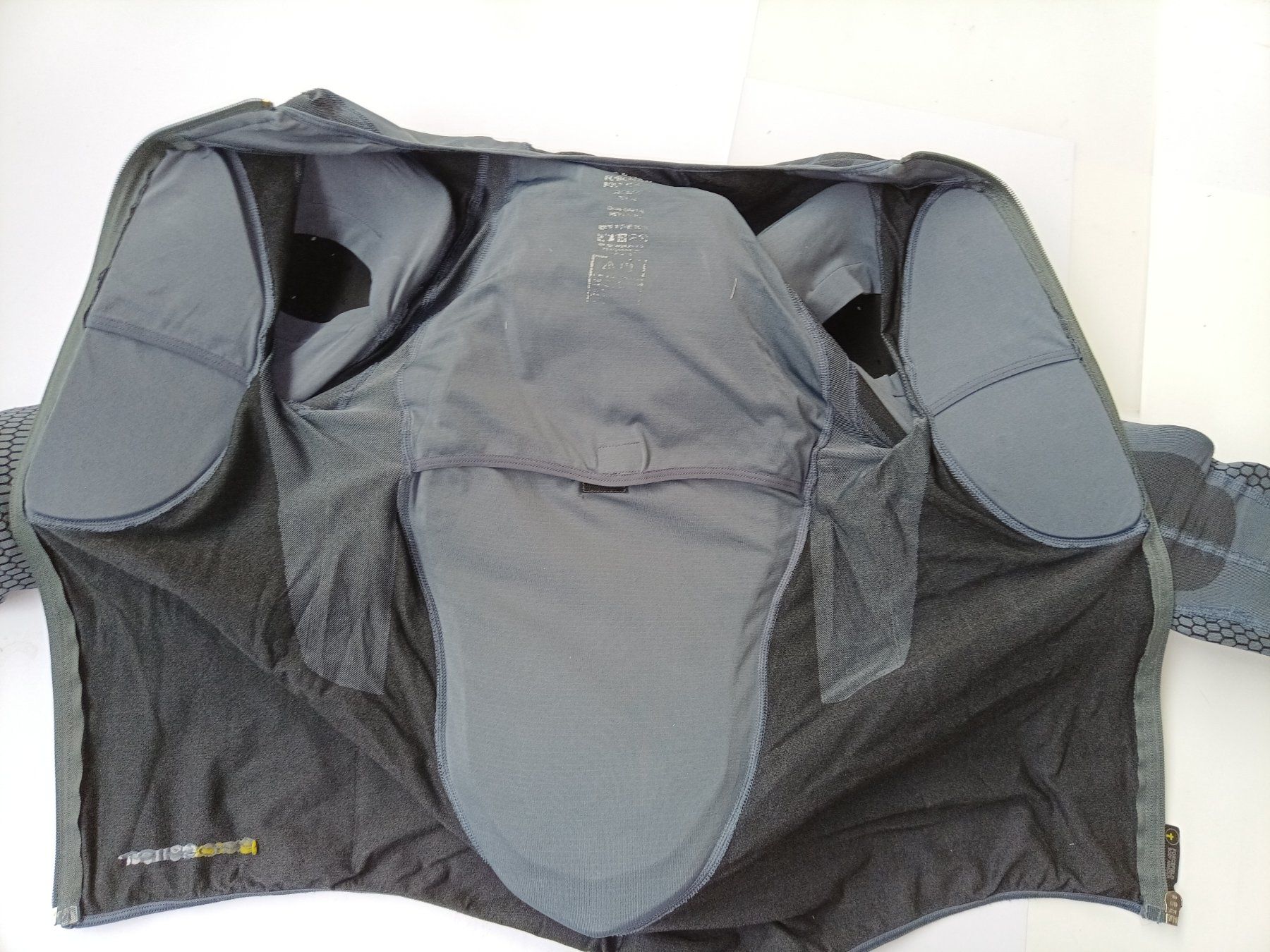Protezioni & Imbottiture: TINKERFEILD ProShirt Gr.S – Usato da Wängi venduto da Ladys_First 4