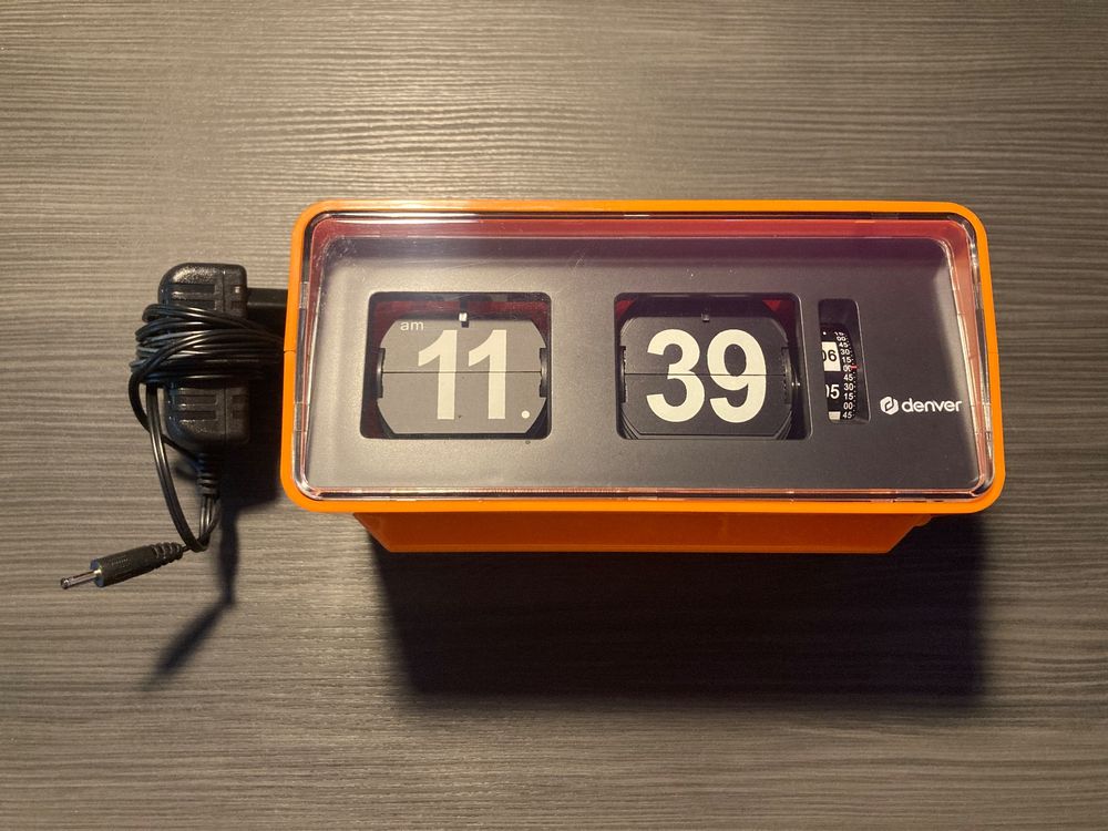 RETRO! "DENVER" FLIP ALARM CLOCK AND RADIO Kaufen auf Ricardo
