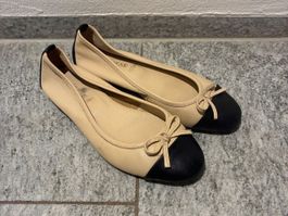 Ballerinas von Divarese, Beige/Schwarz, Gr. 36