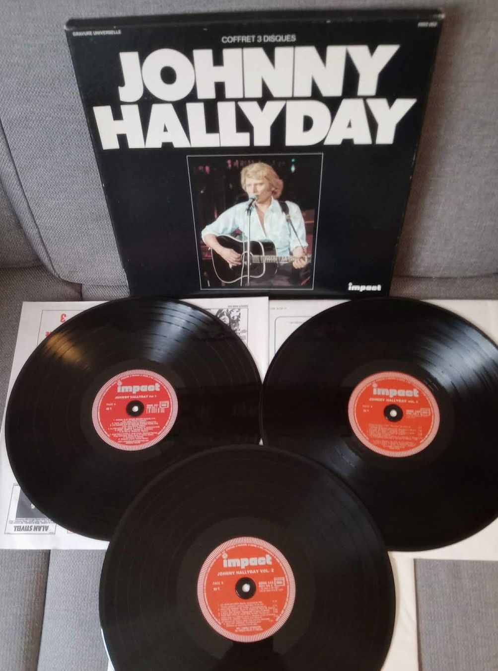 Dischi in vinile: Johnny Hallyday / Coffret - Box 3 x disques vinyles – Usato da Le Locle venduto da borgespatricia 2