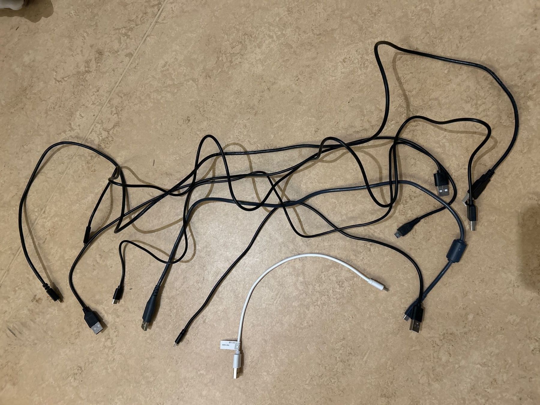 Kabel: 7 USB Kabel - USB-A zu Micro-USB, diverse Längen – Gebraucht aus Guntershausen von Gloominati