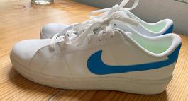 NIKE Turnschuhe Grösse 40