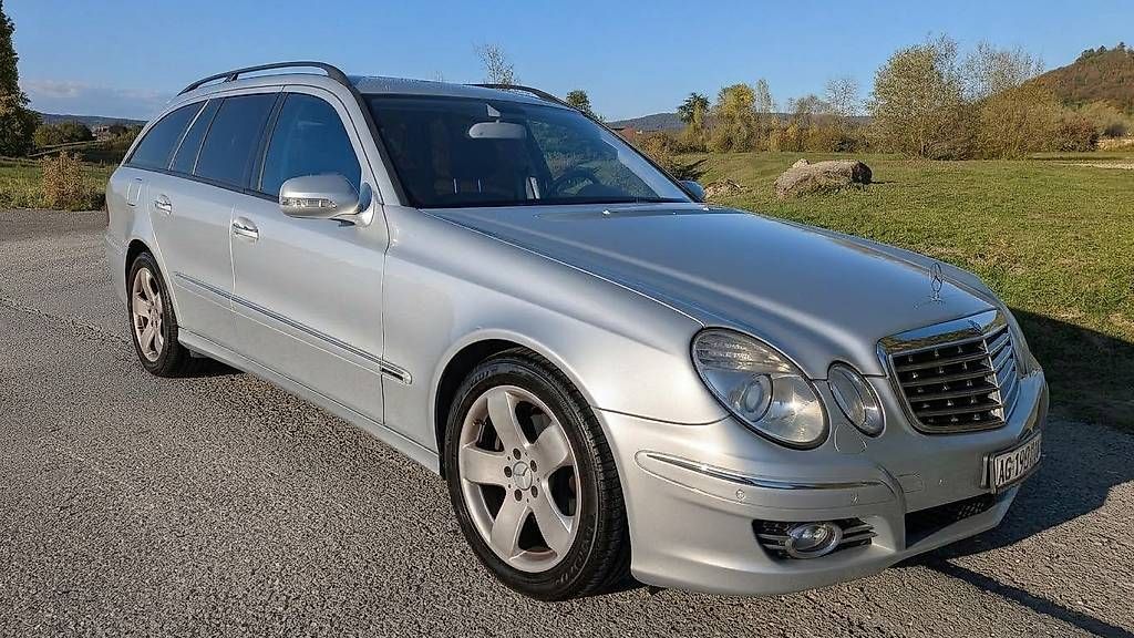 Autos: Mercedes Benz E220CDI Avantgarde – D'occasion à Seon par lugath