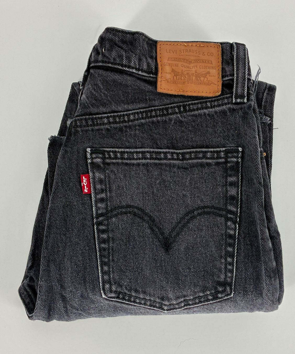 Levi's Jeans: Jeans Levi's en 34; "frisonnoir" – Usato da Savièse venduto da fri_579f
