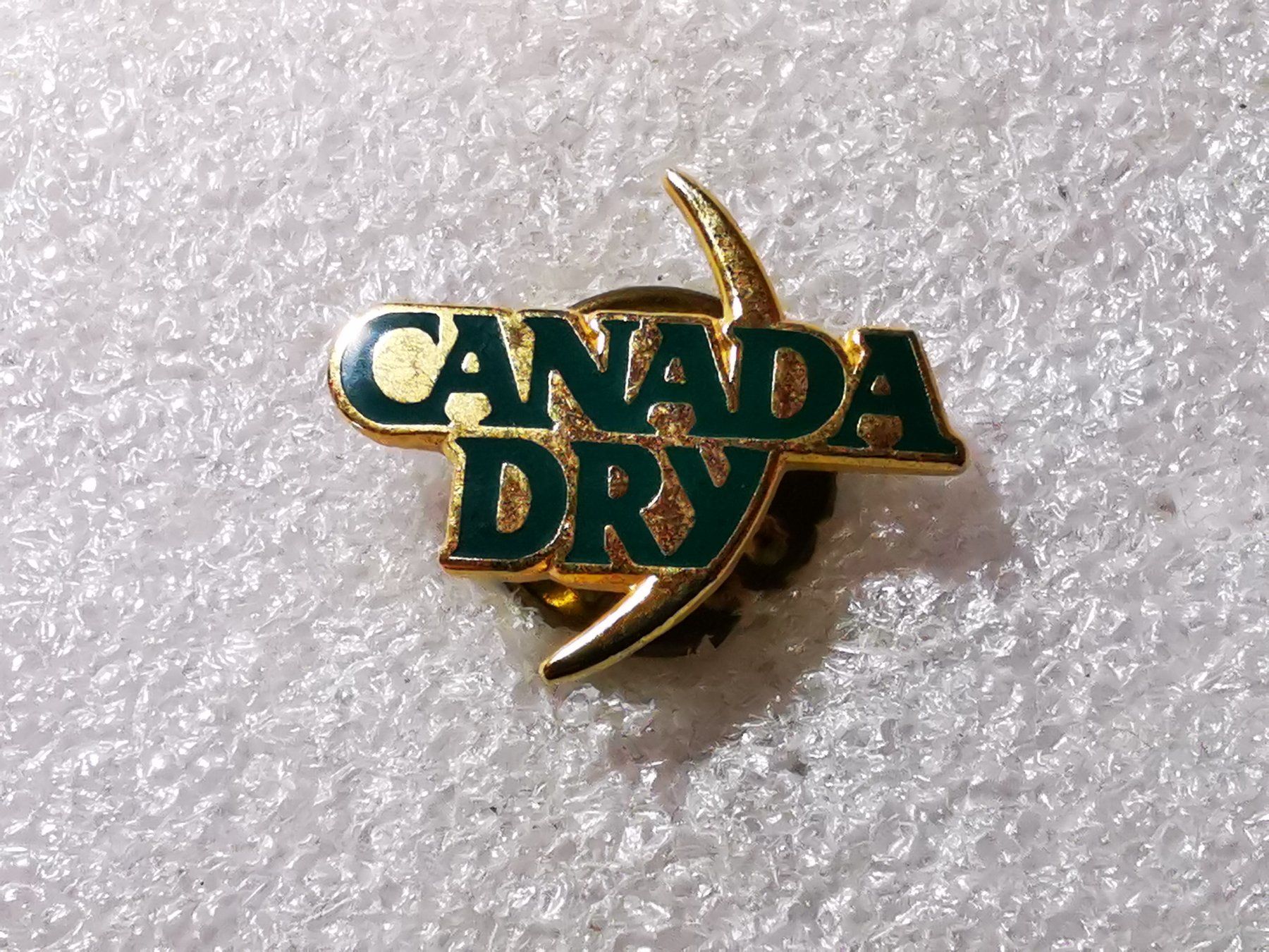 Placchette & Badge: Ansteckpin 48: Canada Dry – Usato da Oppligen venduto da Pin-Fall-Shop