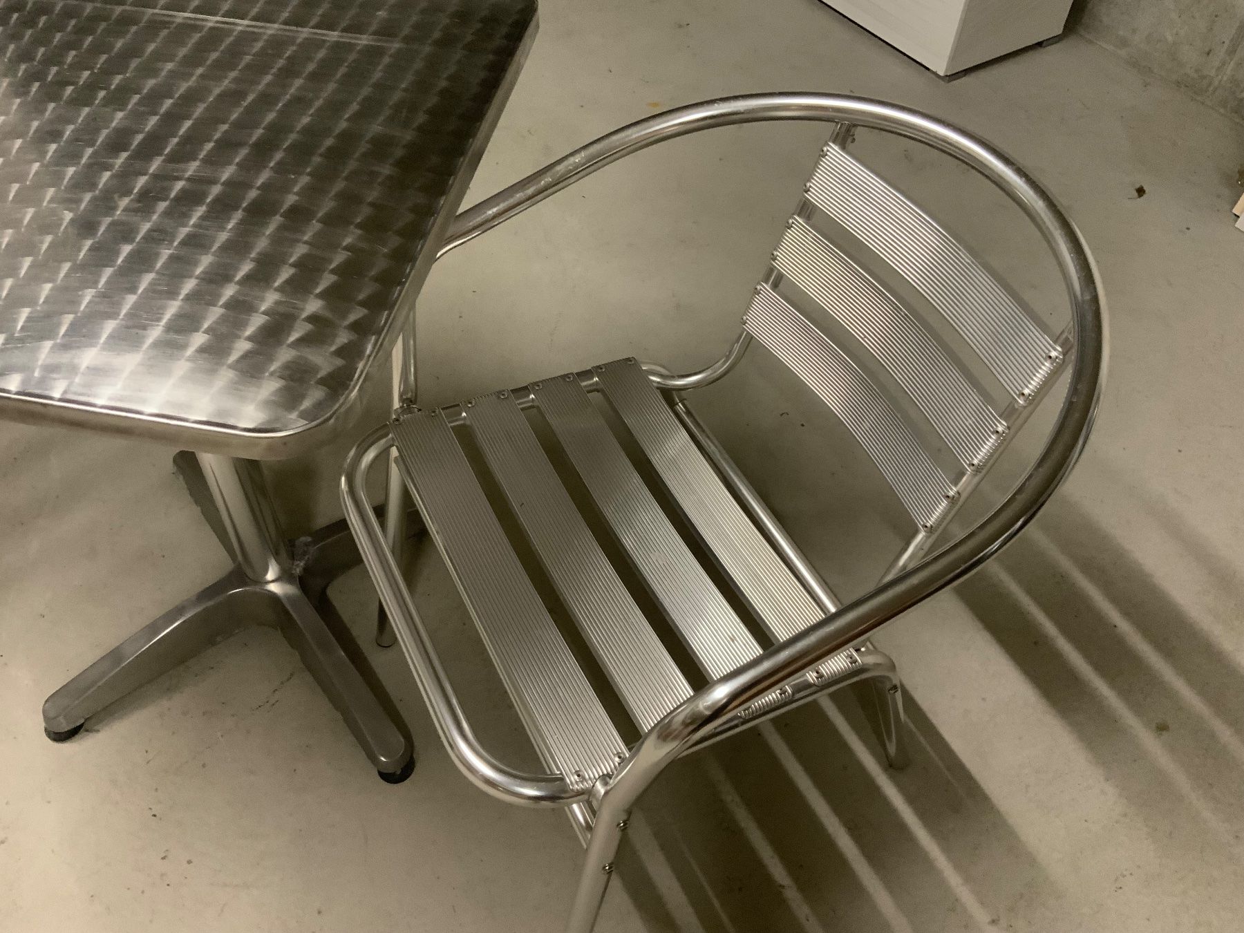 Tischset: Gartentisch mit 2 Stühlen Aluminium Set gebraucht – Gebraucht aus Thun von LGBgartenbahn 2