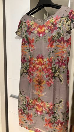 Kleid ST. EMILE Seide 100% Grösse 40 Blumenmuster neuwertig