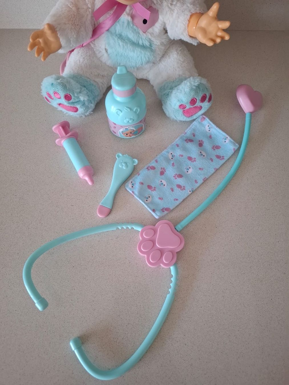 Bambole: Cry Babies Puppe, Kristal die krank wird, interaktive Puppe – Usato da Massagno venduto da Michaela.F 2