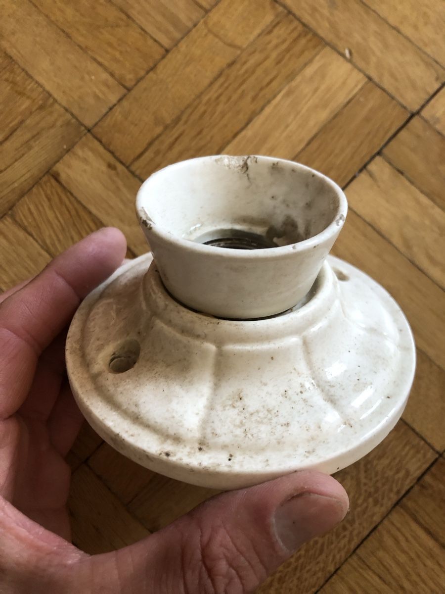 Lustres & lampes de plafonds: Lampenfassung Keramik antik – D'occasion à Basel par LukasLiederer
