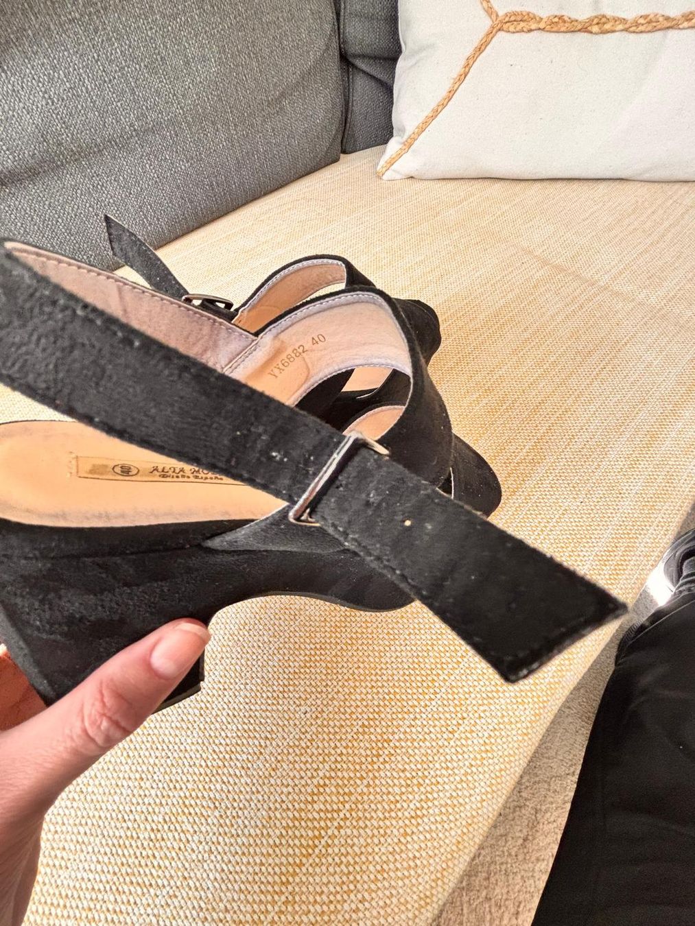 Scarpe da donna: Sandales à talons et plateforme – Usato da Romainmôtier venduto da val_r8sn 6