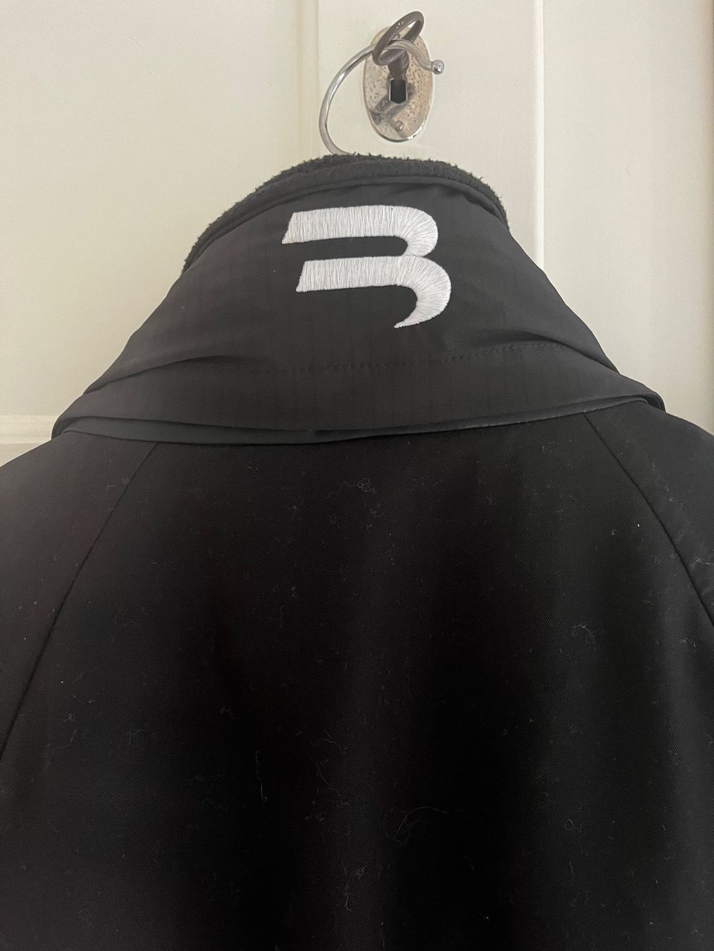 Balenciaga Cappotti: Balenciaga Trenchcoat – Usato da Kilchberg ZH venduto da rik_kdl9 5