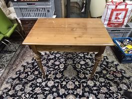 Holztisch mit Schublade antik 95cm x 63cm x 77cm 