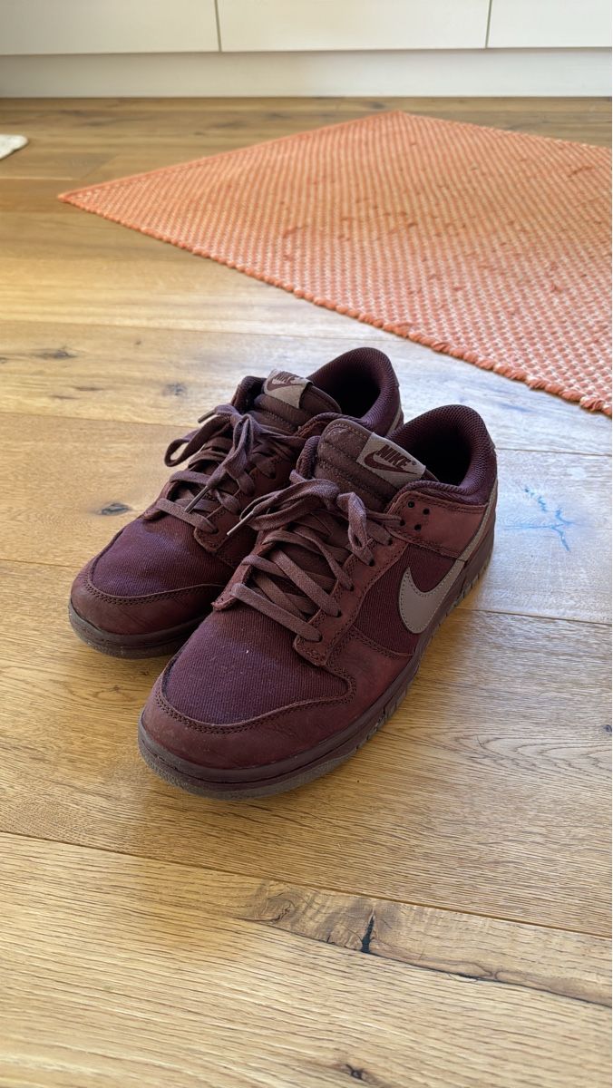 Nike Herrenschuhe: Nike Dunk Low Turnschuhe gebraucht Grösse 43 – Gebraucht aus Flums von Eugenio.gomringer