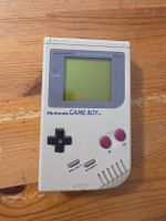 Nintendo Game Boy DMG-01 mit Displaystreifen
