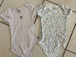 2 süsse Petit Bateau Bodys kurz Gr.104 👧🏻