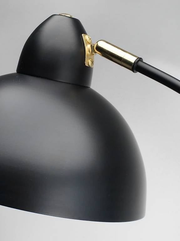 Lampen: Schwarze Stehlampe – Gebraucht aus Rickenbach b. Wil von sha_g9pv 1
