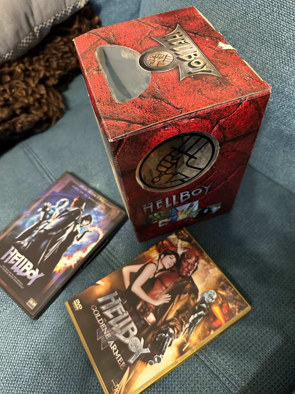 Tutti i DVDs: Hellboy 1 + 2 (3 DVD's) + Büste von Sideshow – Usato da Basel venduto da Best-Harvest 4