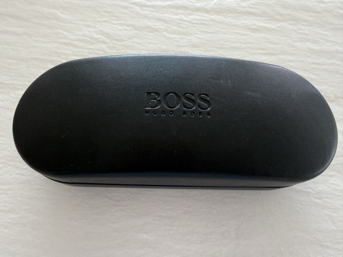 Hugo Boss Lunettes & Verres: BOSS Sonnenbrille mit Etui – D'occasion à Bassersdorf par Buesler7 3